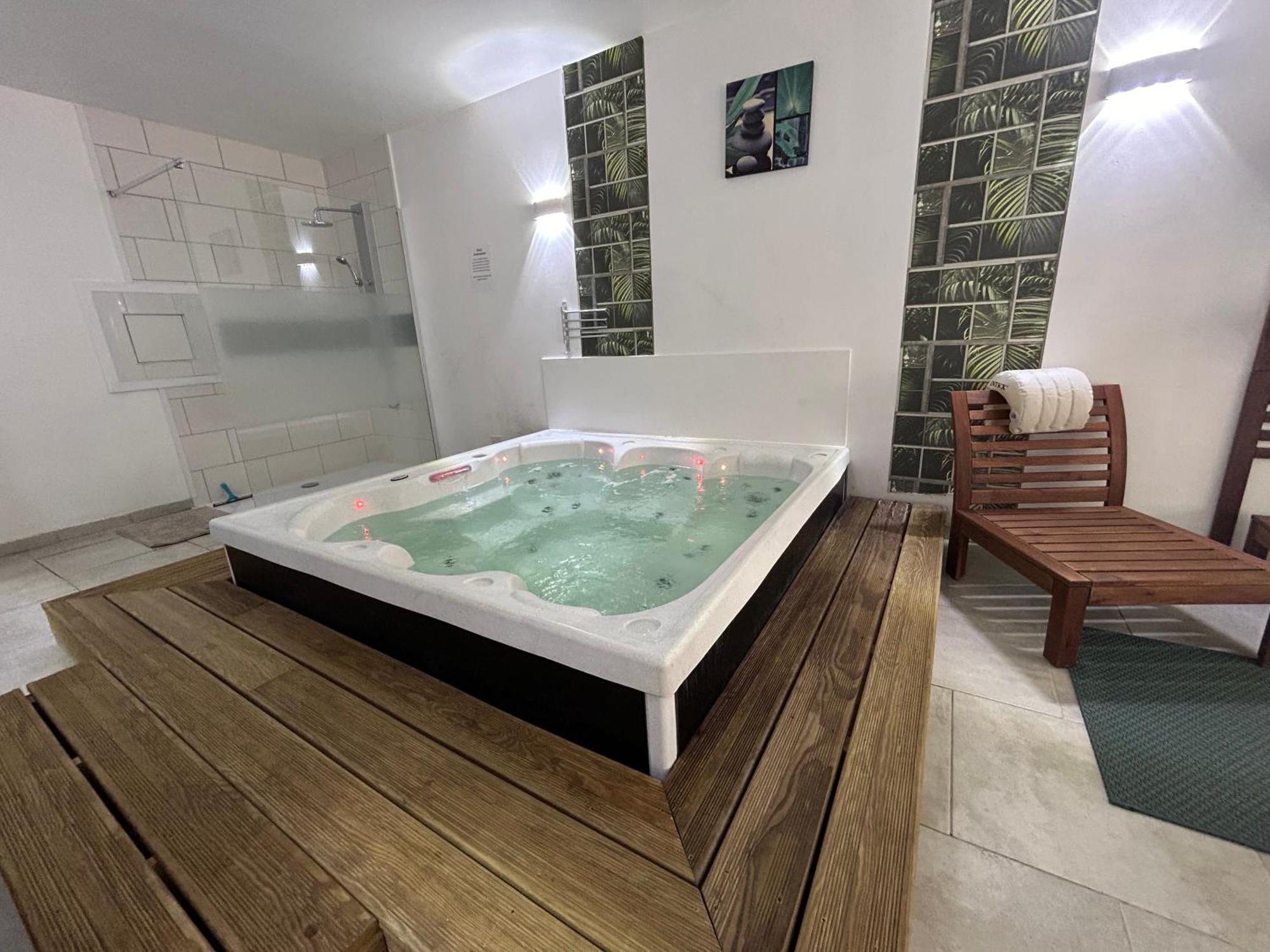 Loft And Spa Les Preaux Eksteriør bilde